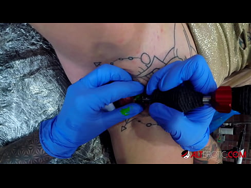 ❤️ Extremadamente tatuado hottie Sully Savage consiguió un tatuaje en su clítoris ️ Porno ruso en es.pornovore.ru ❌️❤️❤️❤️❤️❤️❤️❤️